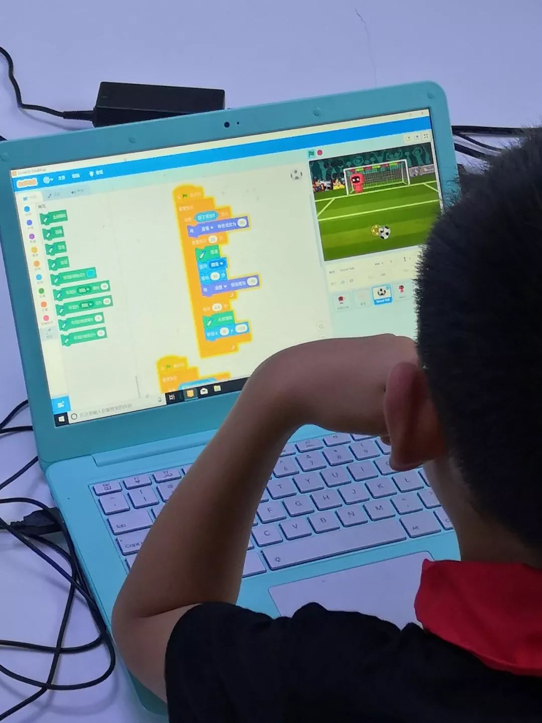 编程从小学起,编程是孩子立足未来的必备技能