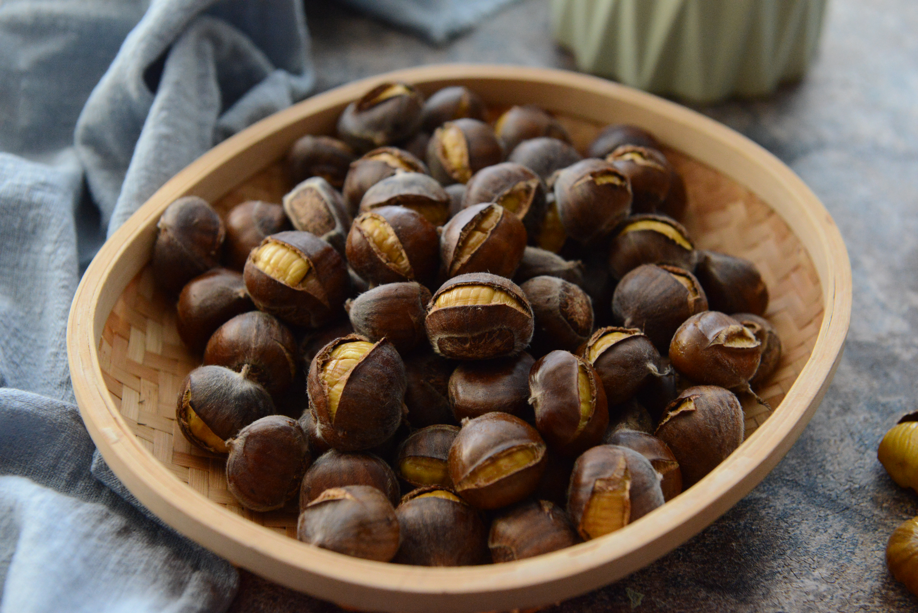 用水煮的栗子不好剥？烤板栗秘籍了解一下！