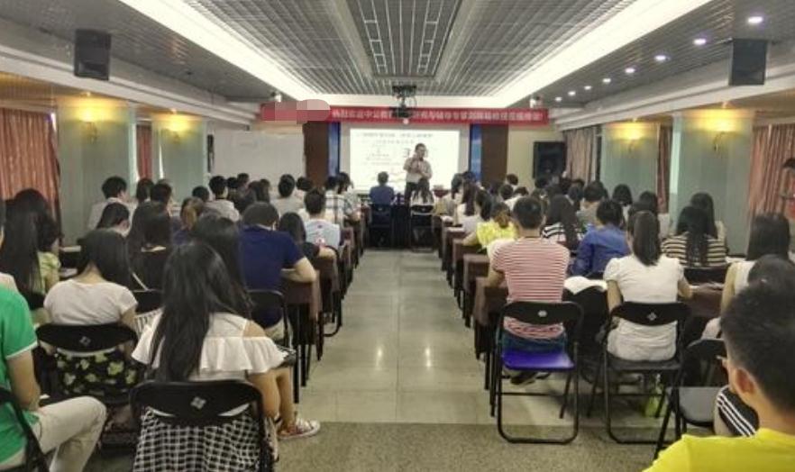 考公培训班一万块钱可以报吗,考公补习班一般收多少钱