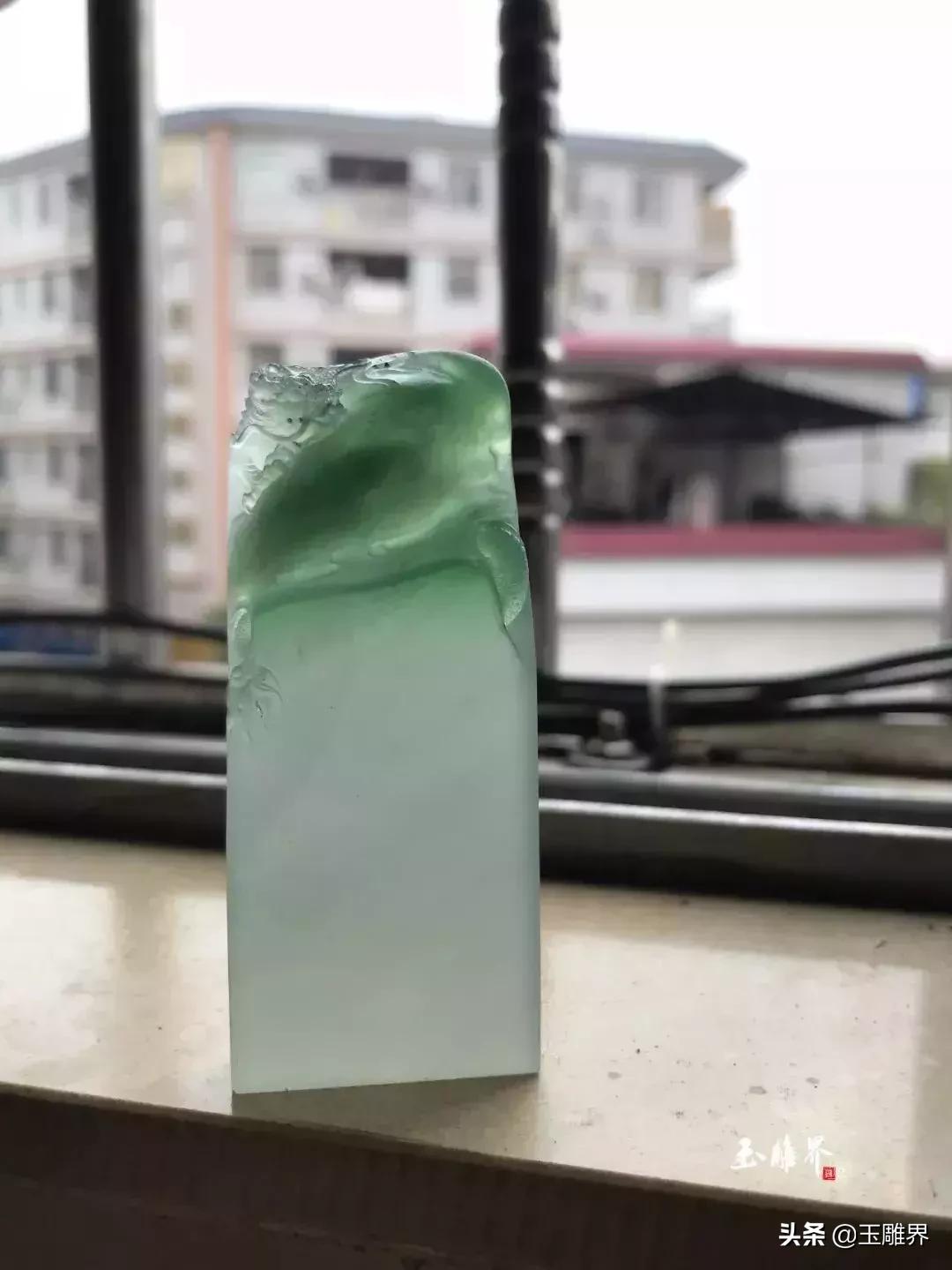 一件翡翠挂件,翡翠挂件龙