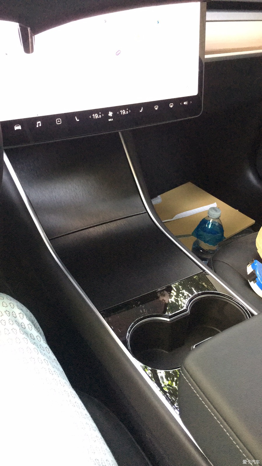 特斯拉model3车主真实用车感受,10万公里特斯拉model3实测