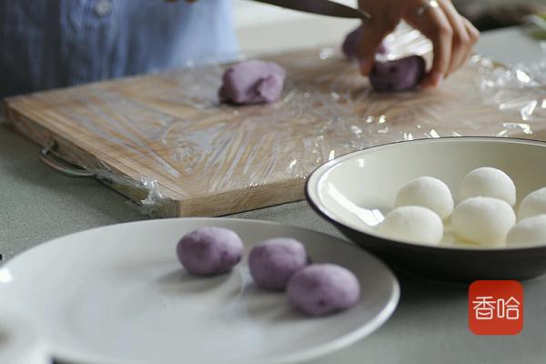 想吃冰皮月饼不用出门买,只要学会这些,在家就能做,看了你也会