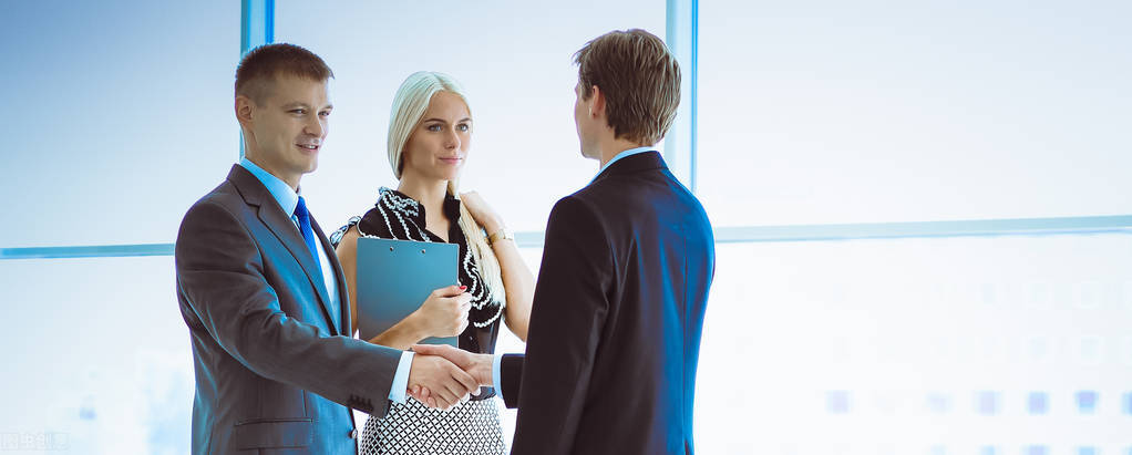 销售在群里发的恭喜开单的话术,软件销售技巧和话术的十大要领