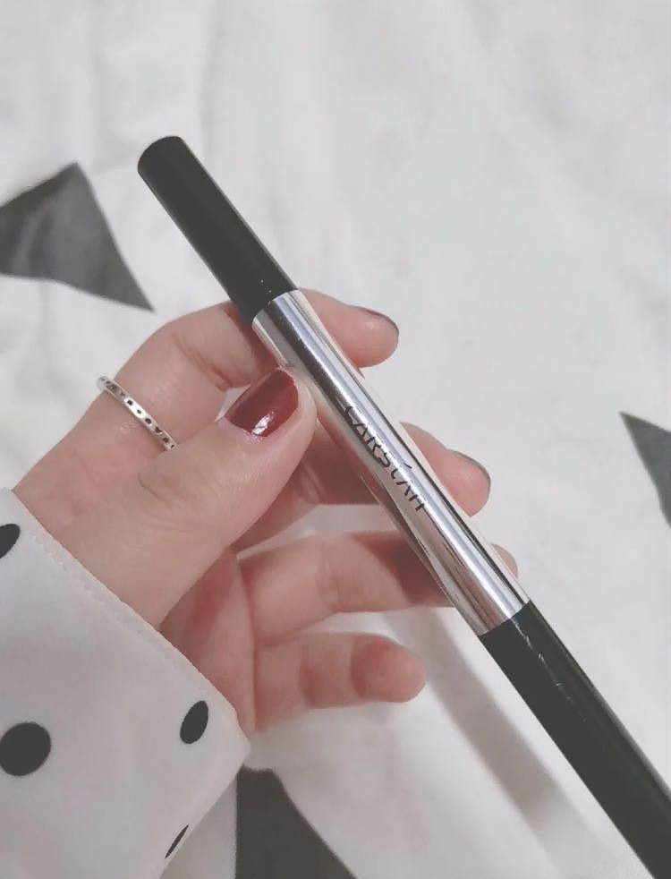 曾是国货彩妆的鼻祖，代言全是当红炸子鸡，卡姿兰现在怎么样了？