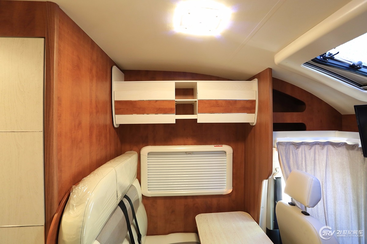 同级别房车谁敢跟它比轻量化！实拍亚特plasy631房车