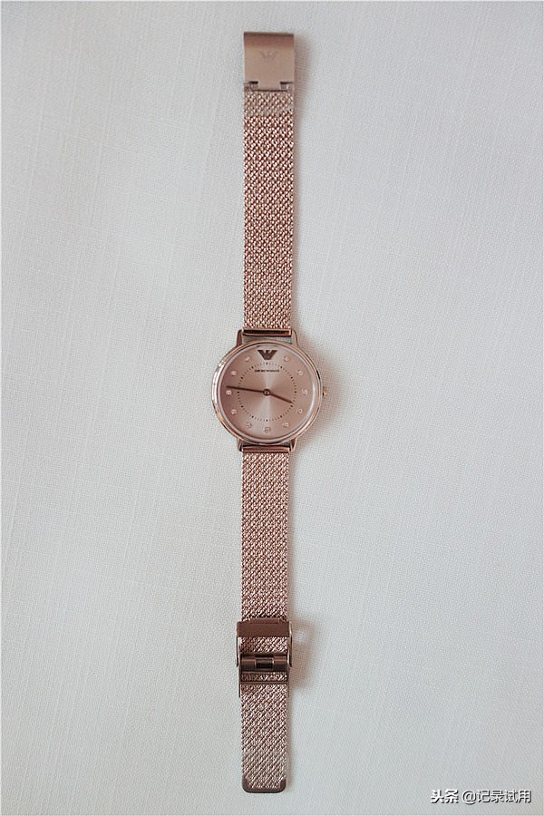 dw跟阿玛尼手表哪个更值得买,dw跟阿玛尼手表哪个更好点