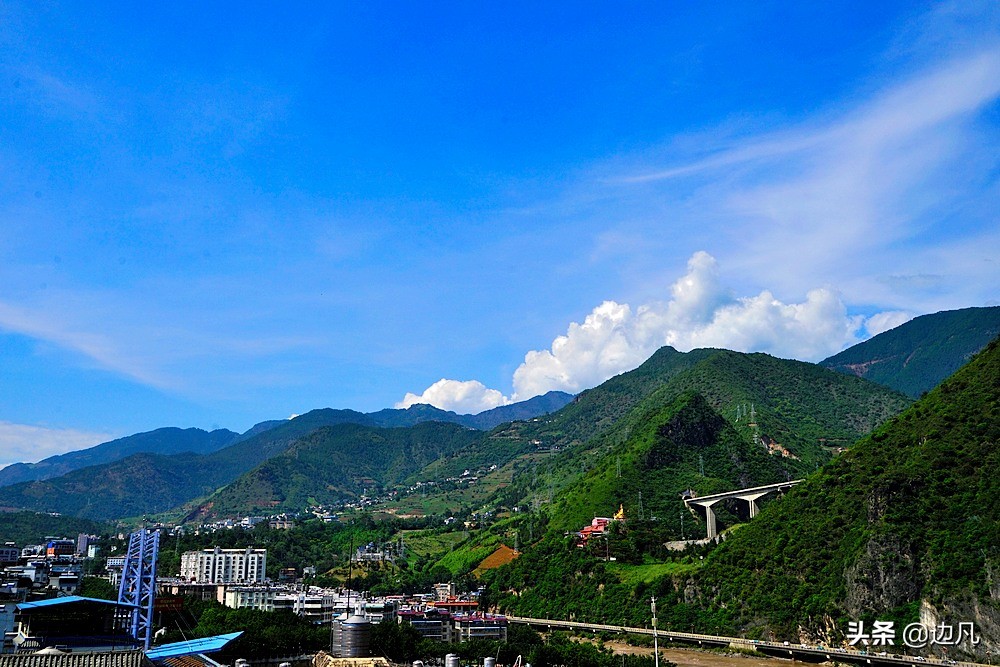 怒江大峡谷独龙江大峡谷,雅鲁藏布江大峡谷和怒江大峡谷