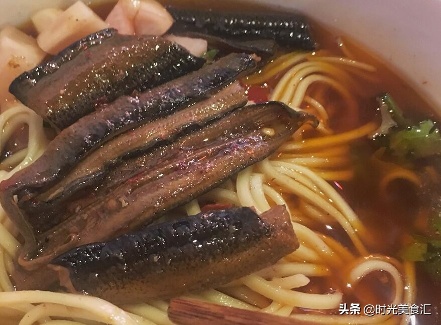 三块钱一碗网红面馆生意火爆,网红面馆无限续面大哥吃10几碗