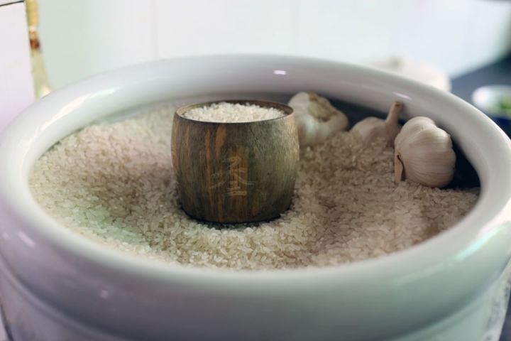 木制工艺品获央视点赞、手制包秒杀爱马仕、螳螂车羡煞万人……