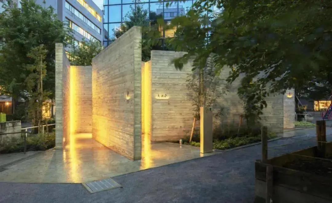 日本新型透明公厕,日本公厕设计