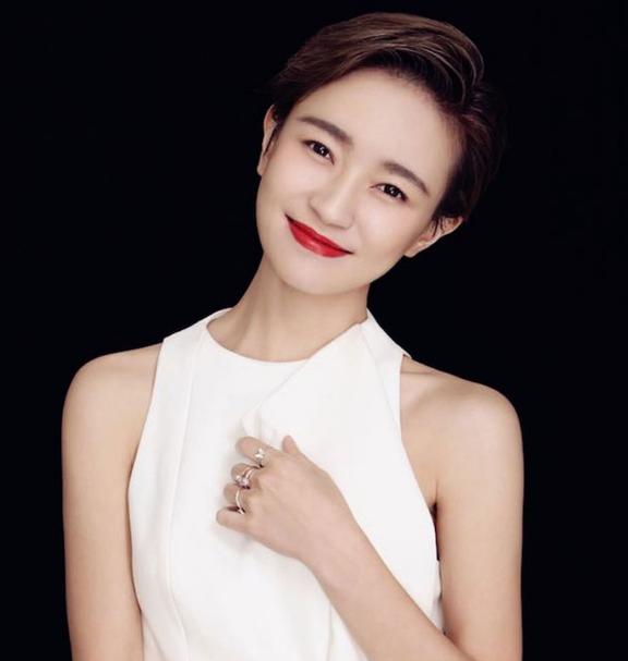 赵薇蒋雯丽长相分析,蒋雯丽比赵薇大10岁