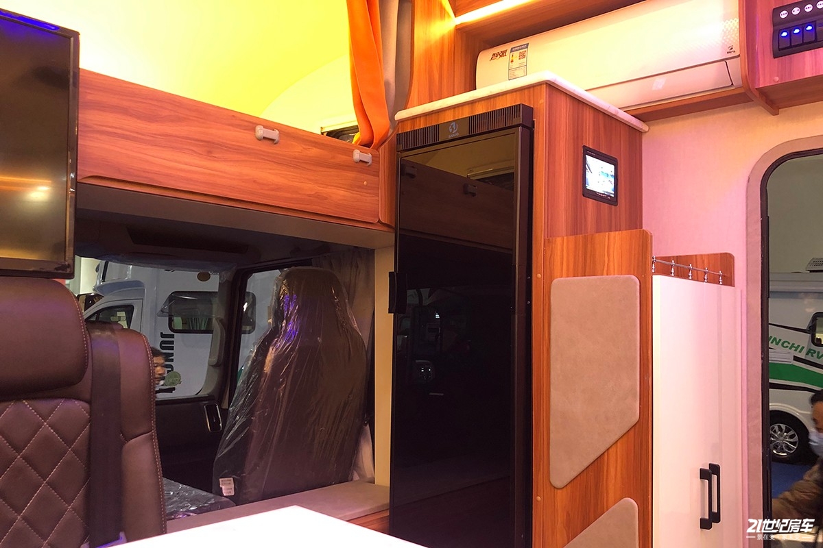 平头轻卡c型房车跃进,详解上汽跃进H500轻卡房车