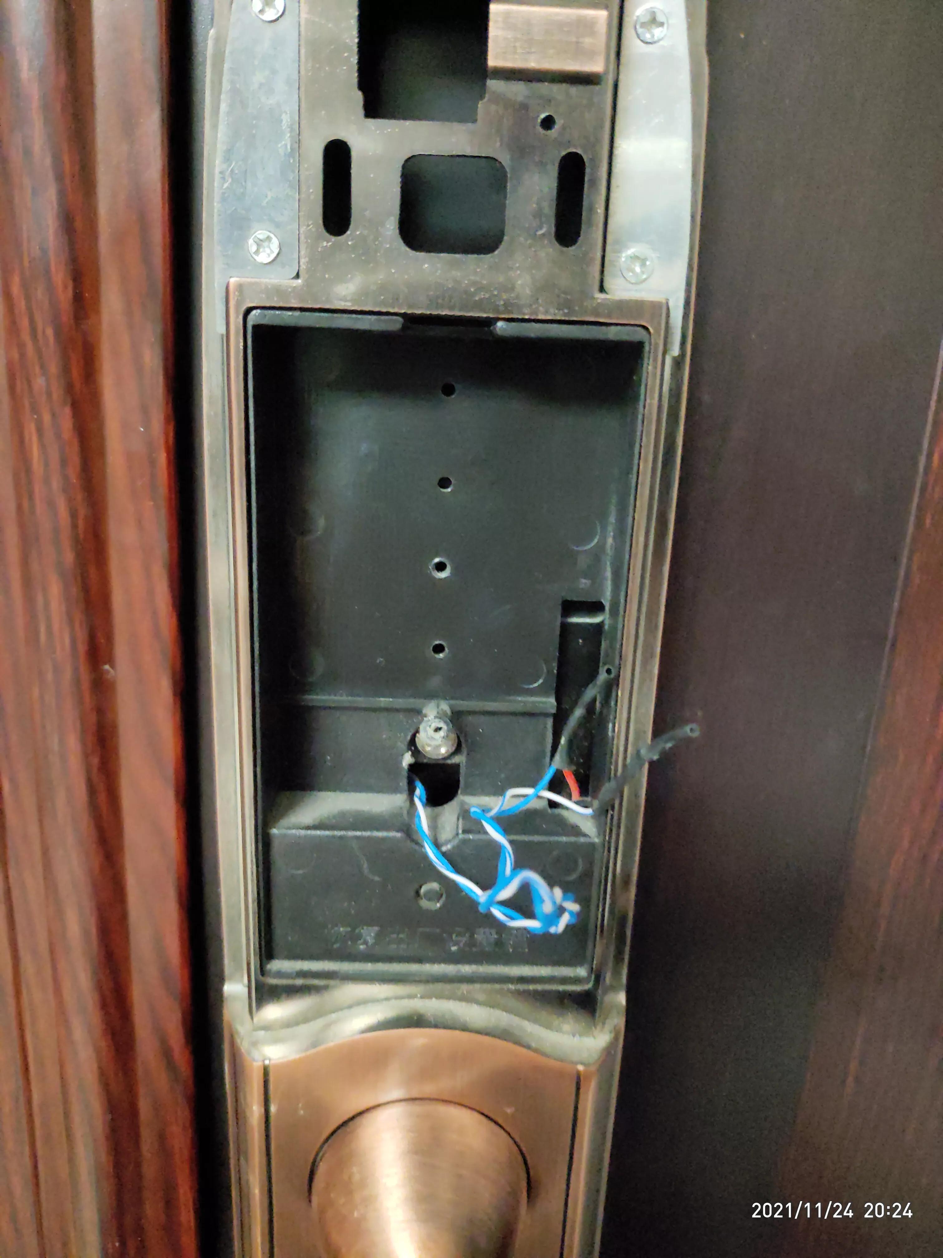 指纹锁的电池没电了找谁换电池,指纹锁4节5号电池改18650电池