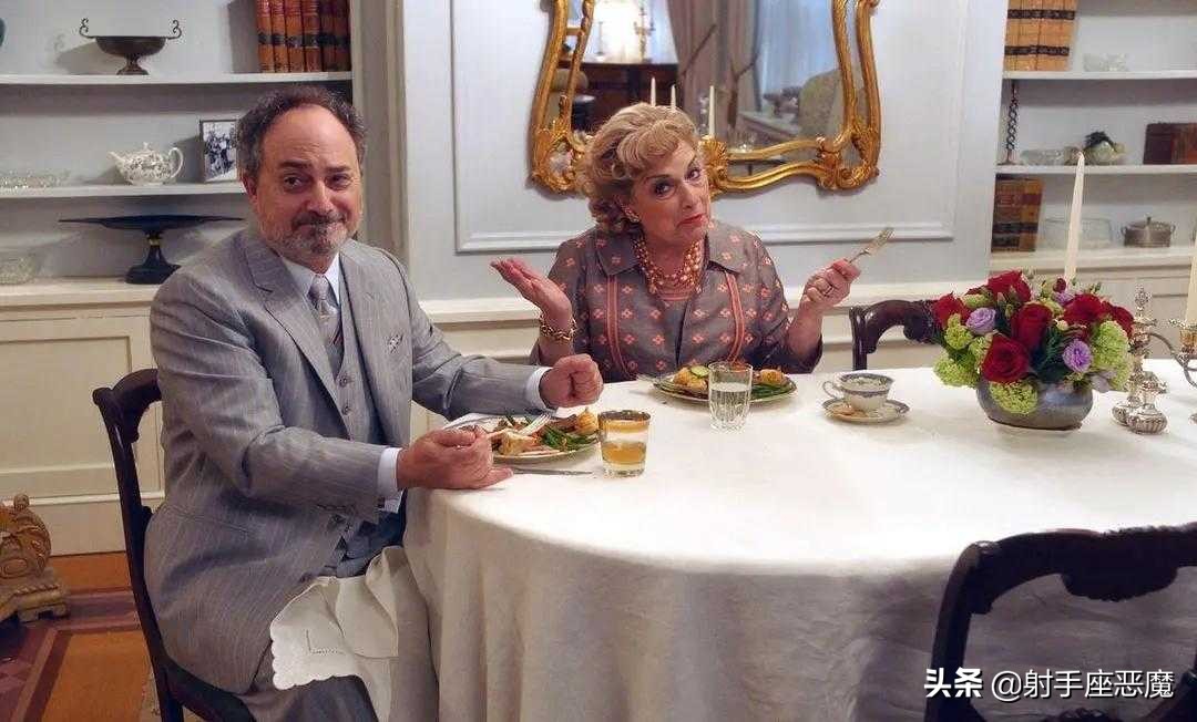 神剧回归：生活就像散场后的马戏团，总是有限温存，无限心酸