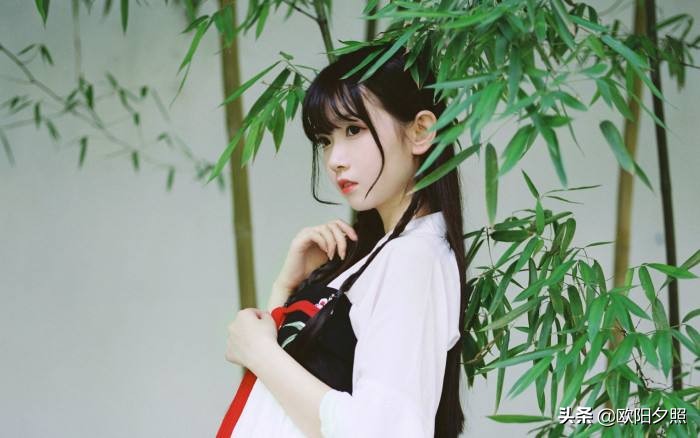 女人撩你往往会有以下这几种暗示,女生对喜欢的人来撩她有什么回应