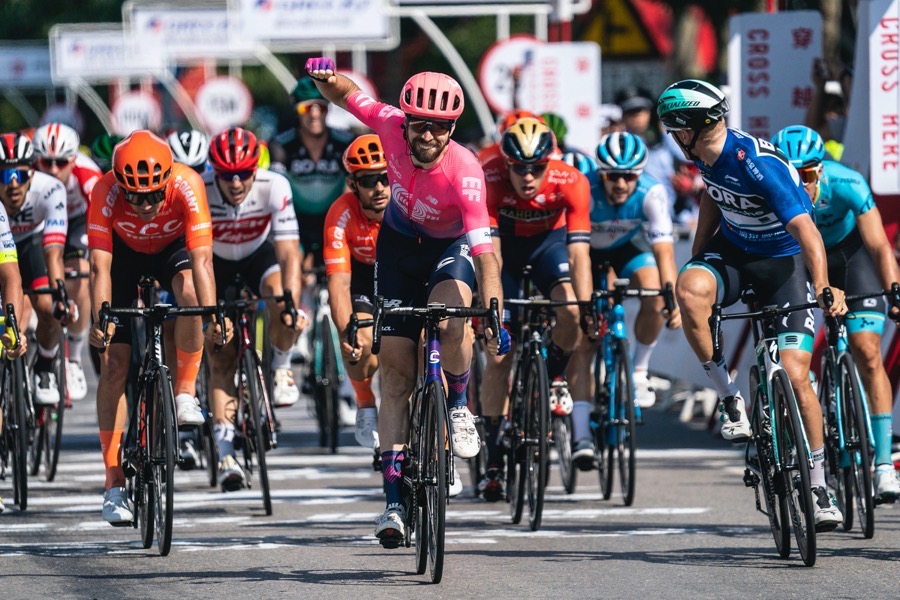 环广西终点冲刺回放,环广西巡回赛完整视频