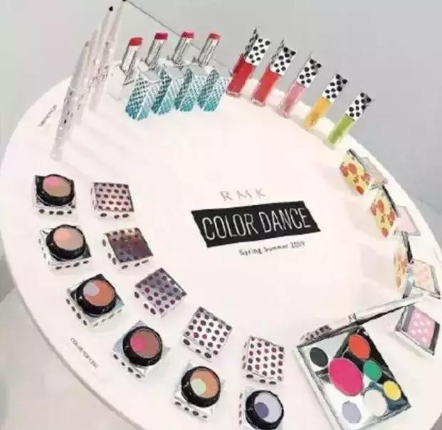 最新彩妆单品推荐,初春彩妆流行趋势