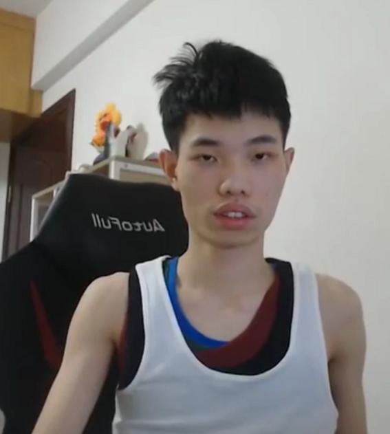 六一活动主播送好礼，不求人送手机，晚玉送电脑，鲨鱼的最贴心