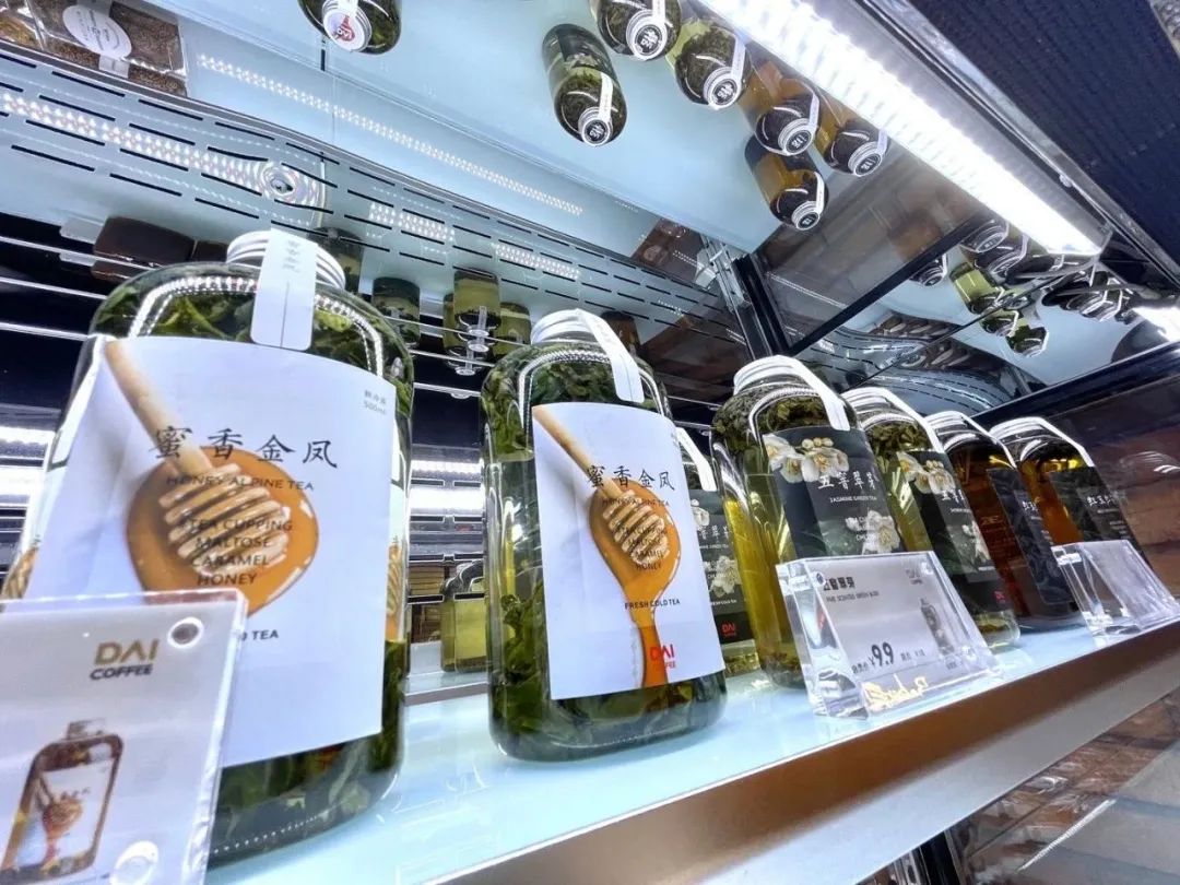 以烘焙出圈的家居集合店？实探「代字行家居」上海首店