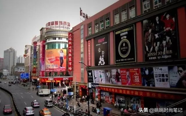 为啥一模一样的衣服京东比淘宝贵,同一款衣服抖音的价格比淘宝的贵