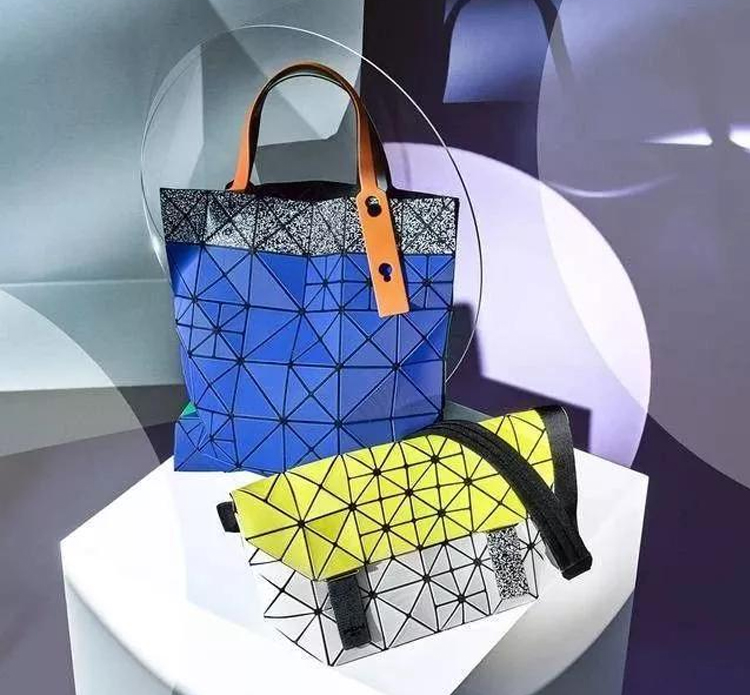 三宅一生小方包柠檬黄色,三宅一生菱格包哪个颜色最好看