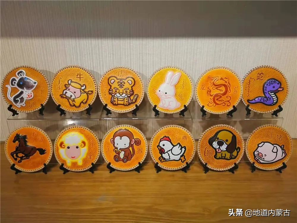 蒙古族手工皮雕包,蒙古族特色民间工艺