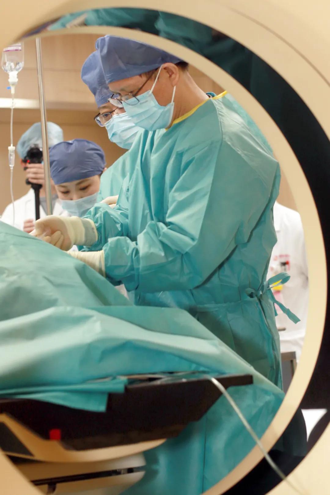 针尖上的艺术——周晓东和他的“超声文化”