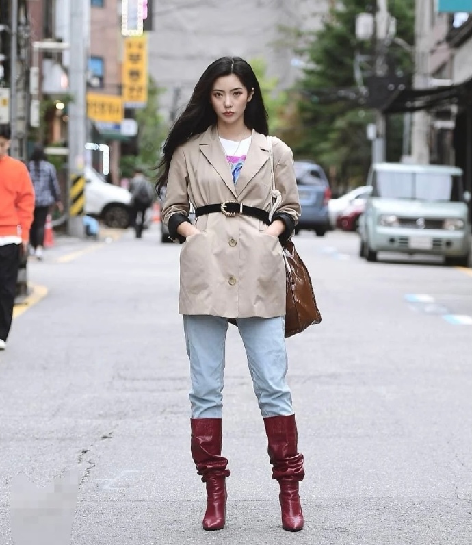 外套叠穿搭配,穿老气的外套怎么显年轻