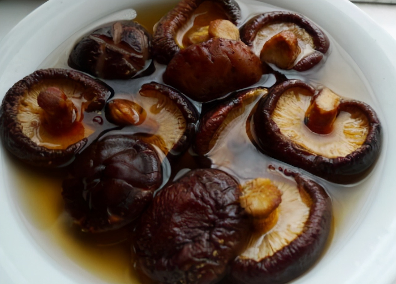 泡发干香菇需要多少时间,有什么快速泡发干香菇的方法