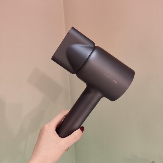 43岁赵薇最新机场秀,赵薇新节目