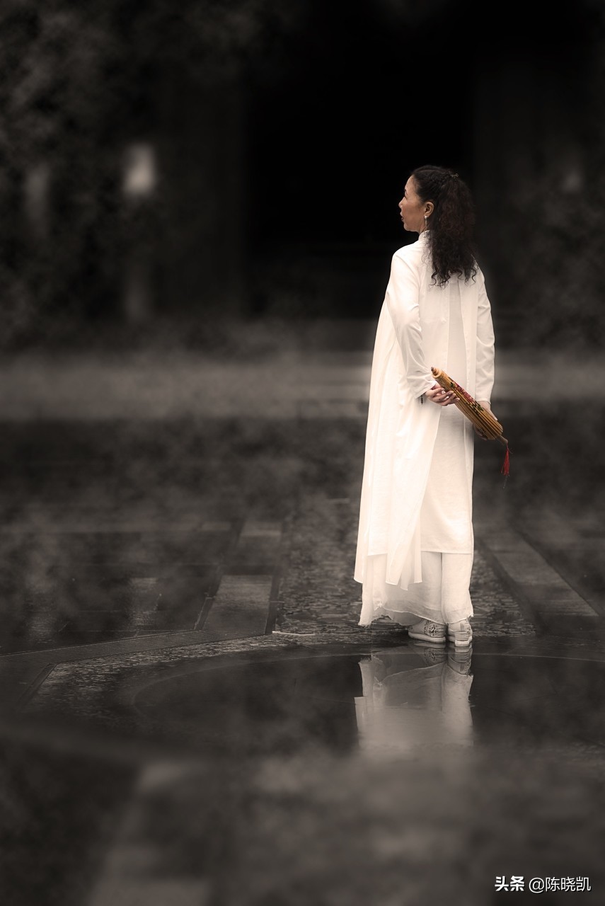 最美的你不是生如夏花，而是在时间的长河里，波澜不惊