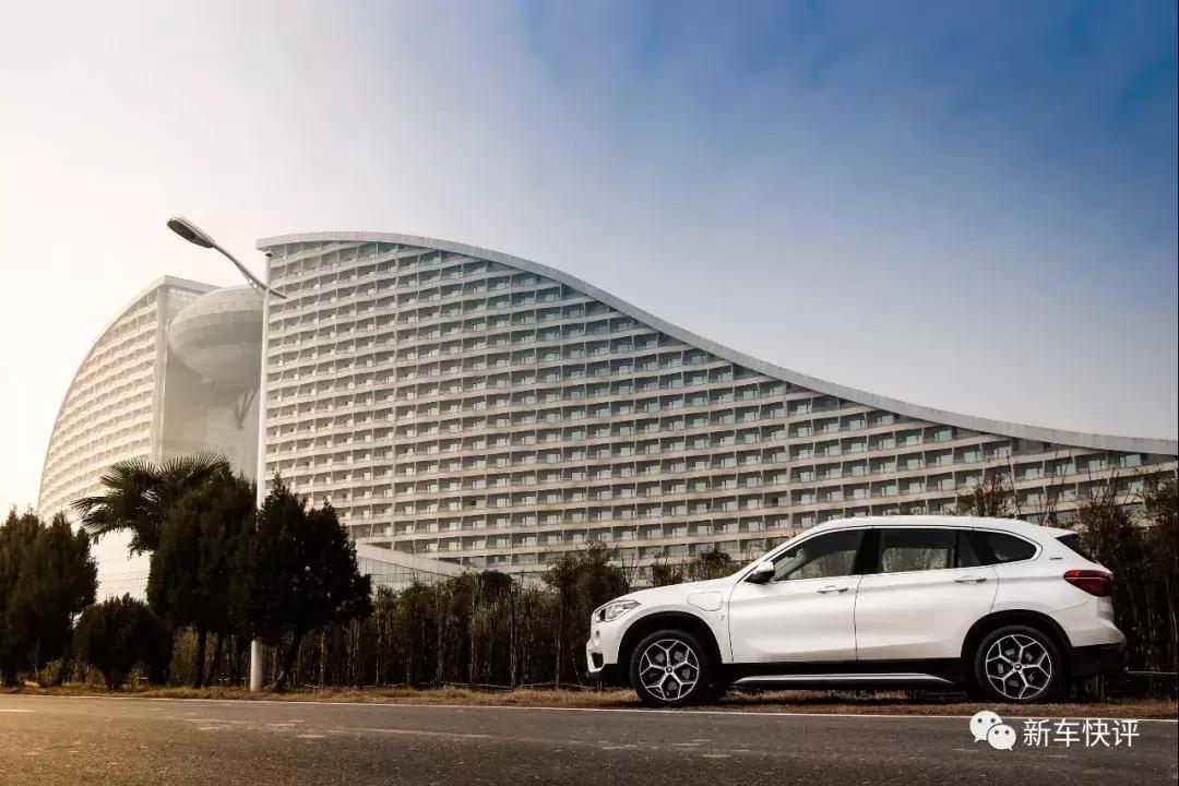 宝马XI插电混动版告诉你什么叫做推背感