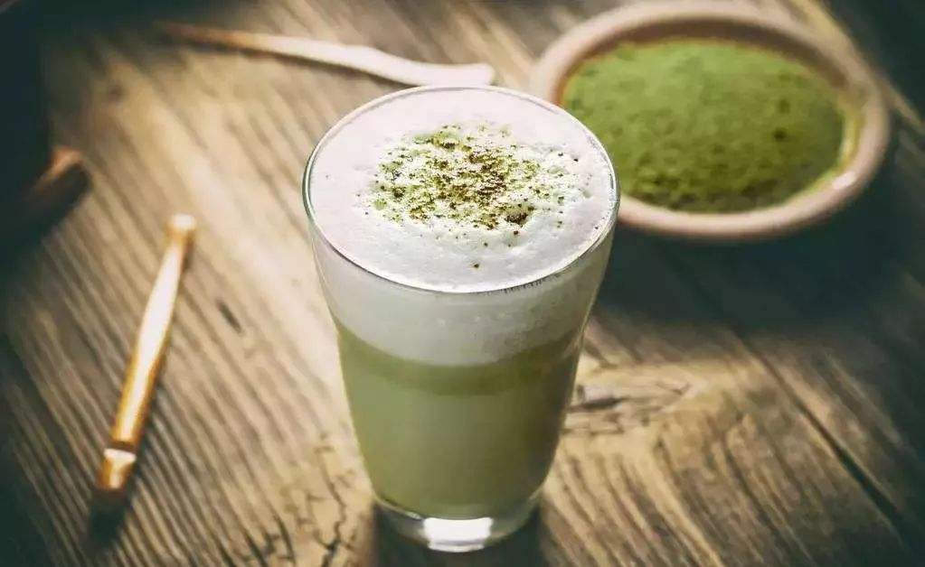 秋冬季来临，如何在朋友圈兜售你的奶茶店？