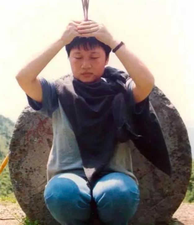 李娜当红时期选择出家,李娜是为了爱情才出家的吗