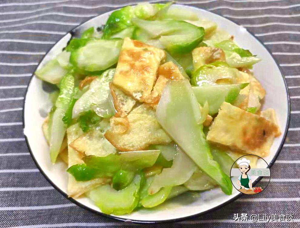 夏天遇到这菜必买,鹅蛋和什么一块炒好吃