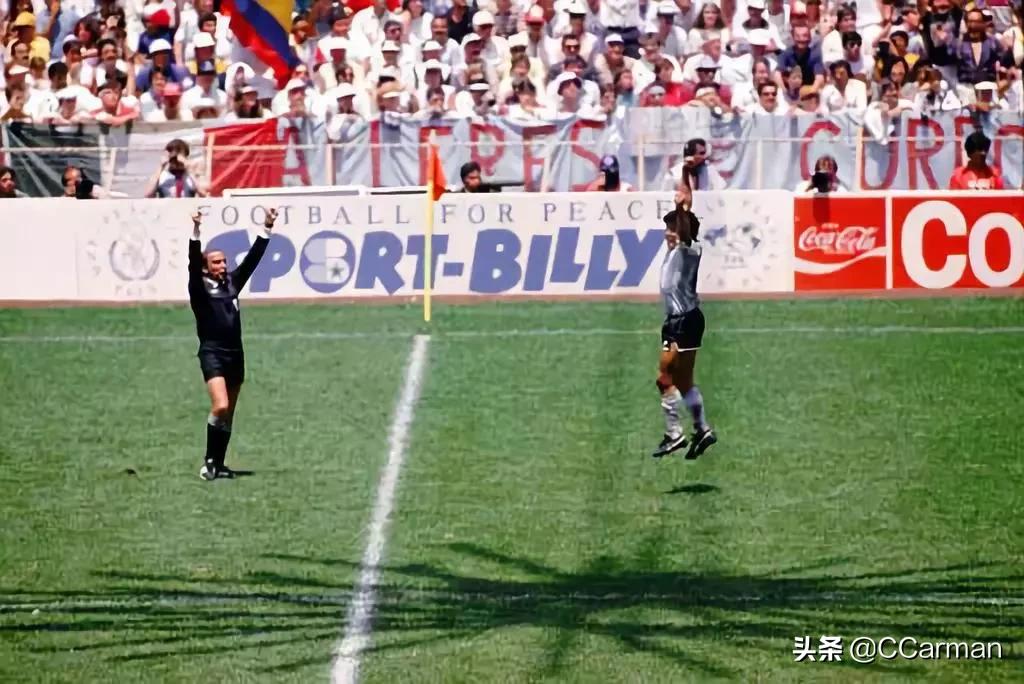 足球“上帝之手”：草根阶层公认史上第一球王，超脱体育政治领袖