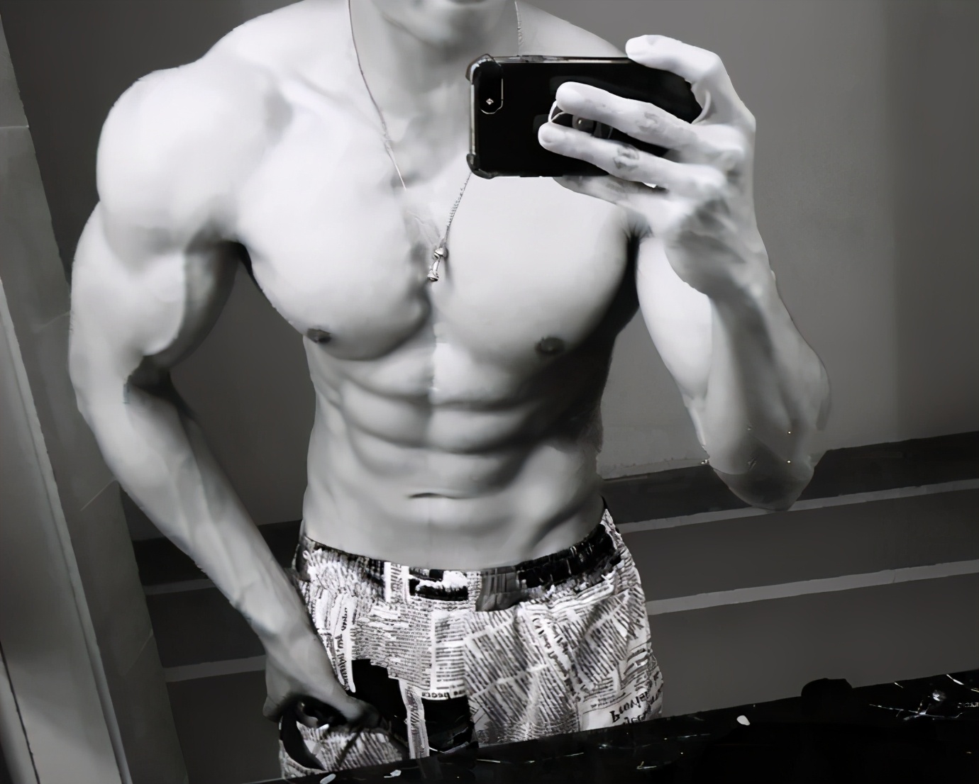 187cm游泳教练,186cm健身教练