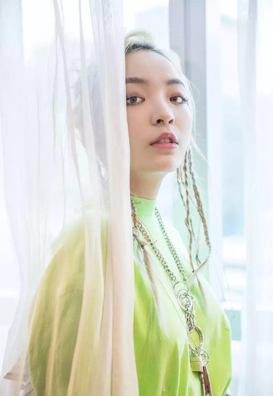 vava毛衍七签约华纳,vava毛衍七出道时间