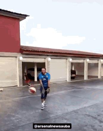 奥巴梅扬阿森纳超燃混剪,奥巴梅扬新发型