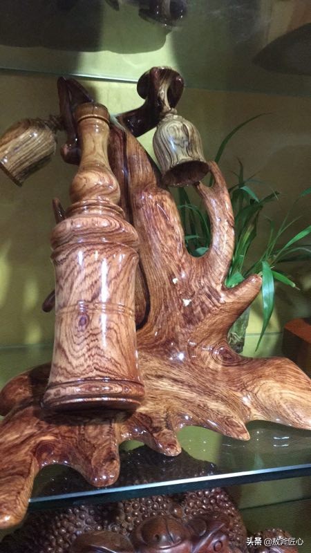 黄花梨鉴别真假只需3秒,海南黄花梨用酒精泡咋分真假