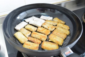 煎带鱼的小窍门保准不破皮不粘锅,香煎带鱼不粘锅不破皮