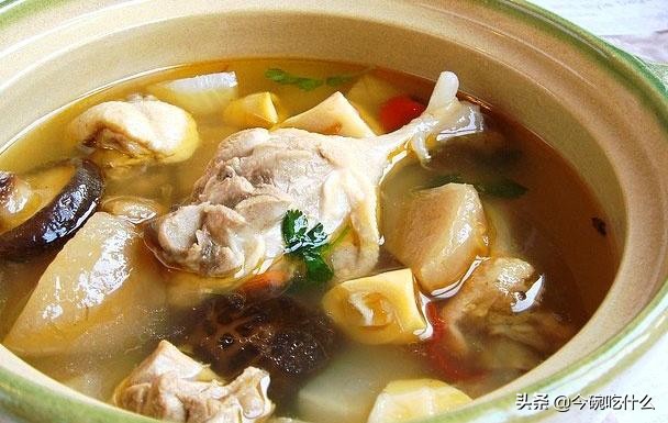 风味独特的四川泡菜制作及养护法，见证一坛传家泡菜的诞生