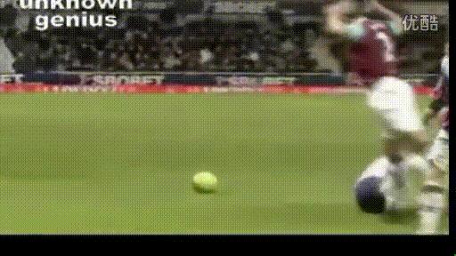 球王也假摔？盘点C罗假摔