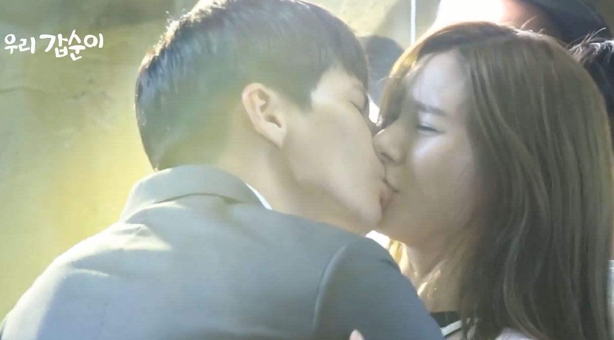 演员拍吻戏时都要准备些什么,女演员拍吻戏需要注意什么