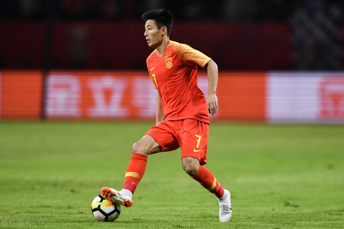 李铁接手国足时的形势,国足负面新闻