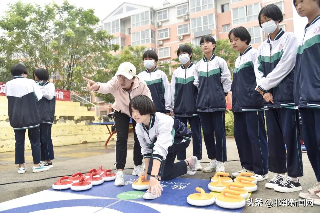 激情冰雪活动,激情飞扬溜冰场