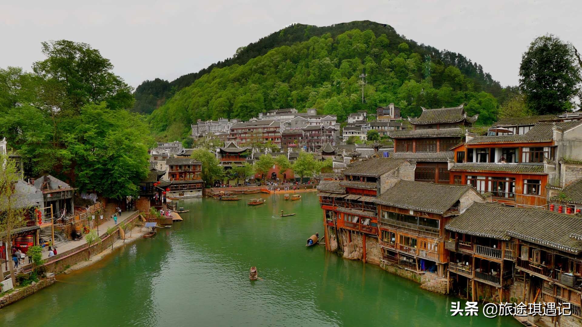 在凤凰古城感受苗族,在凤凰古城与你相遇