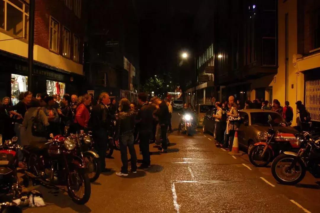 皮夹克什么品牌的质量好,小众皮夹克品牌