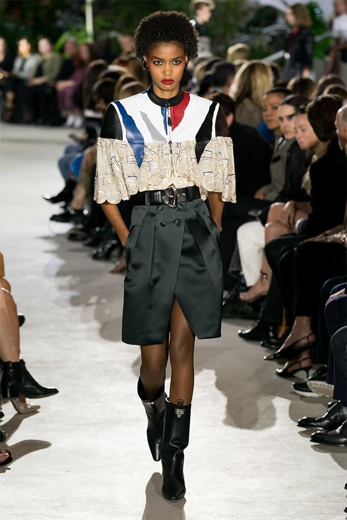 lv奢侈品值得入手吗 (lv的奢侈品值得买吗)