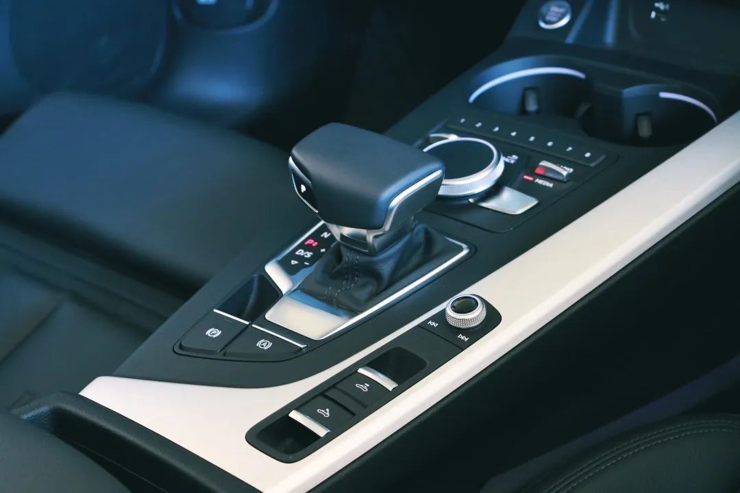 奥迪a540quattro,奥迪a52010款